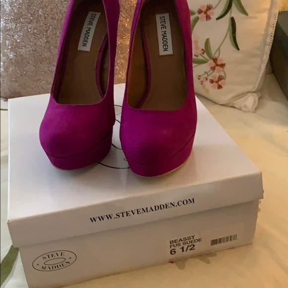 Steve Madden Shoes - STEVE MADDEN...NEW...Fushia Suede BEAST PUMPS